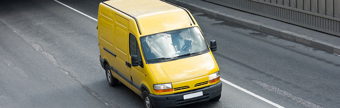 features-online global-fleet: yellow delivery van